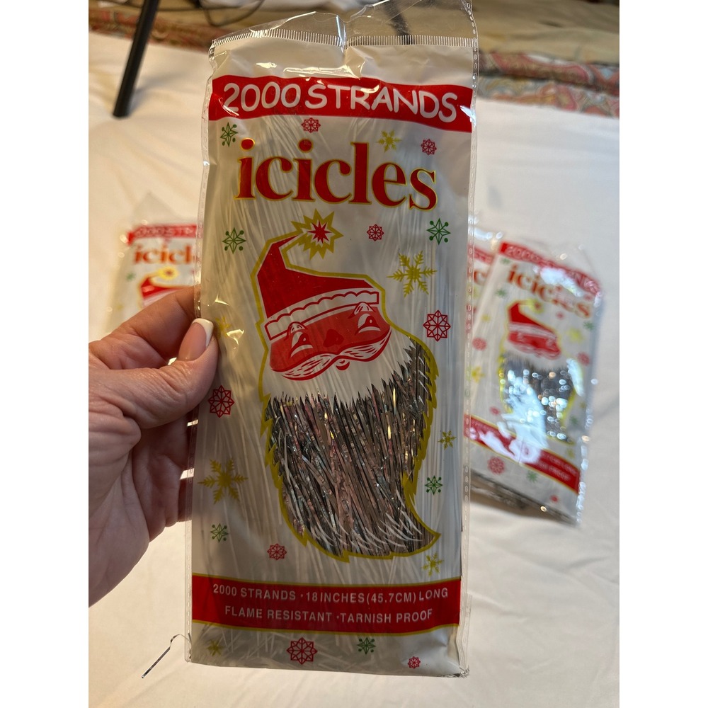 Mystic Industries Silver Christmas Icicles Tinsel 2000 Strands 18in NEW